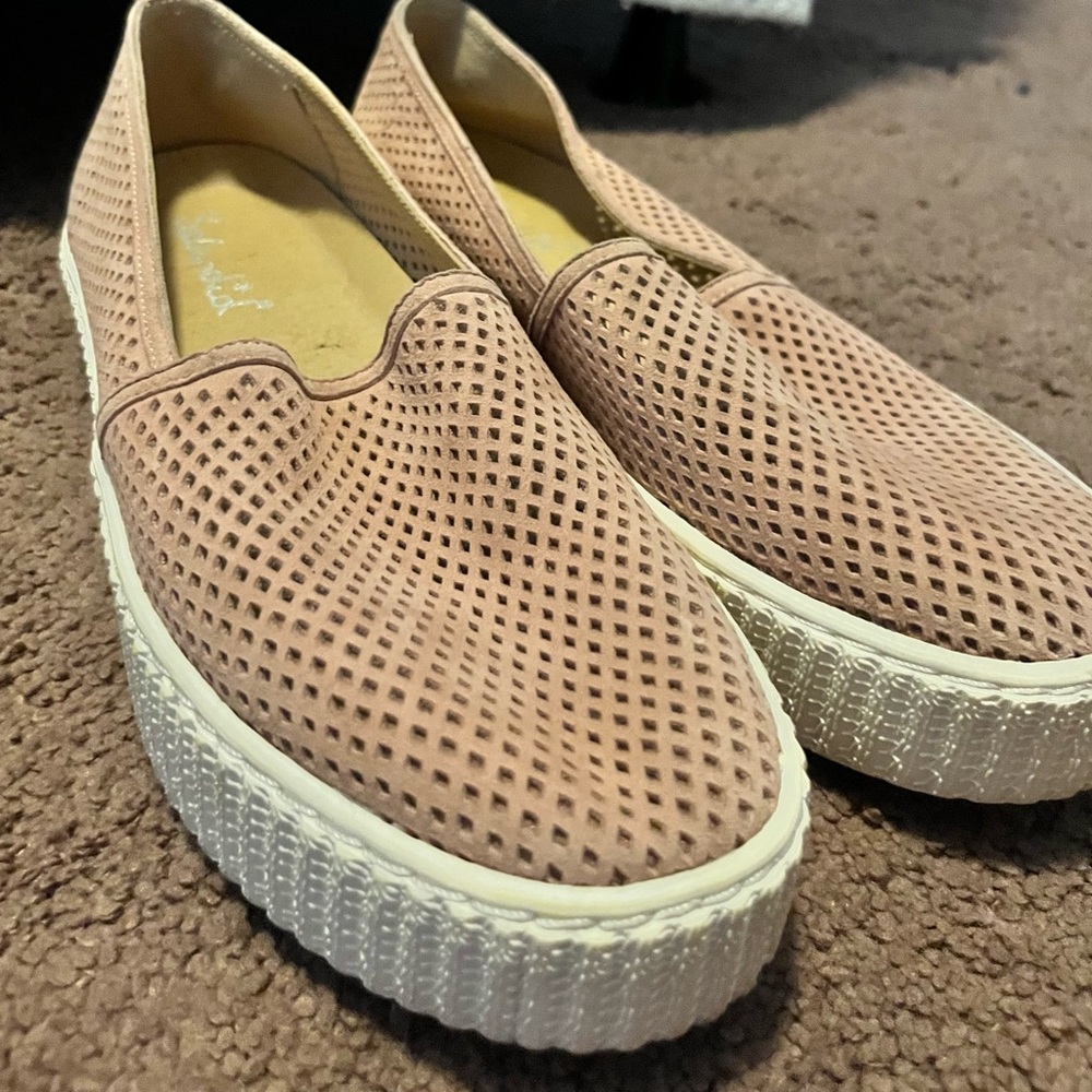 SPLENDID SLIP ONS